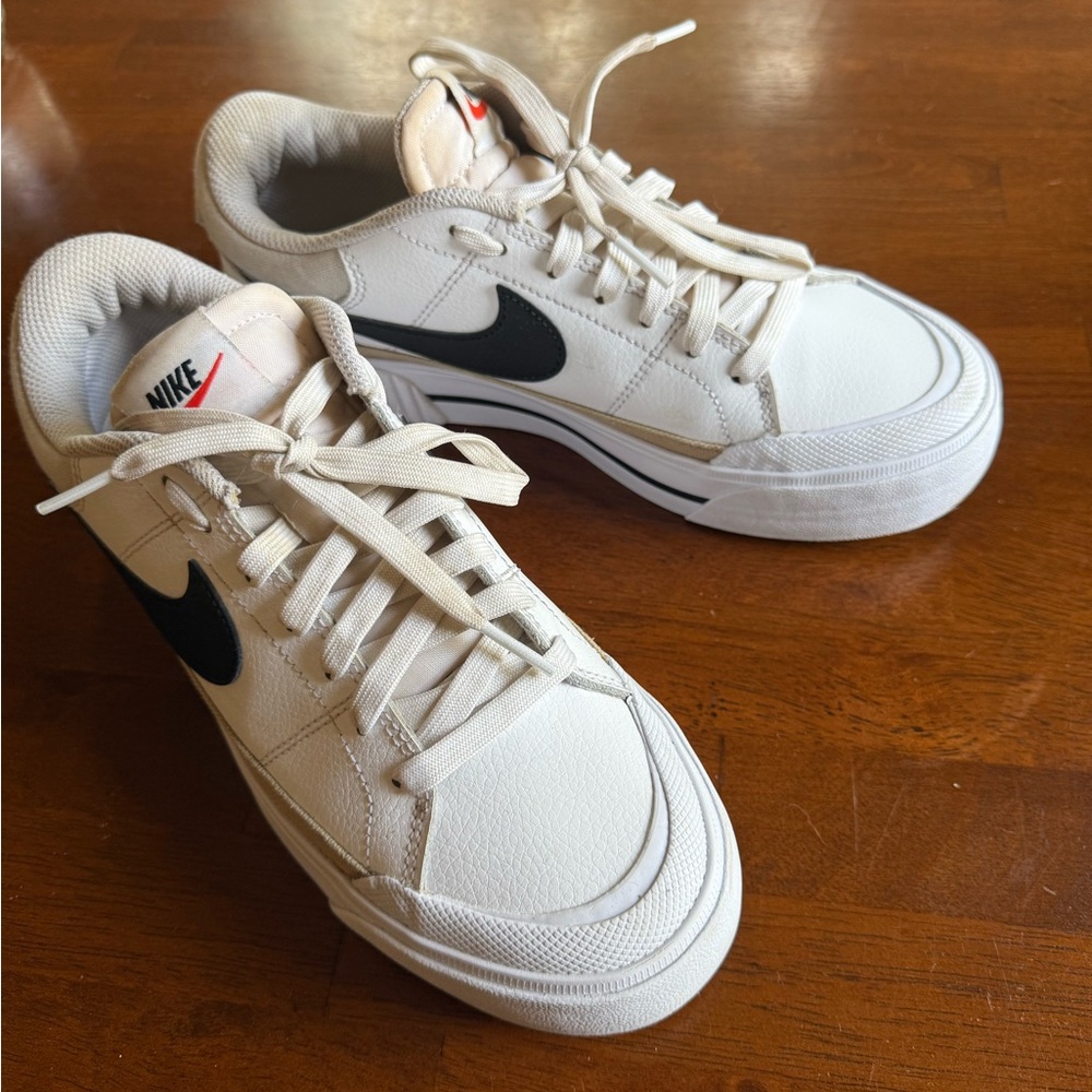 Nike Women’s Court Legacy Lift Platform